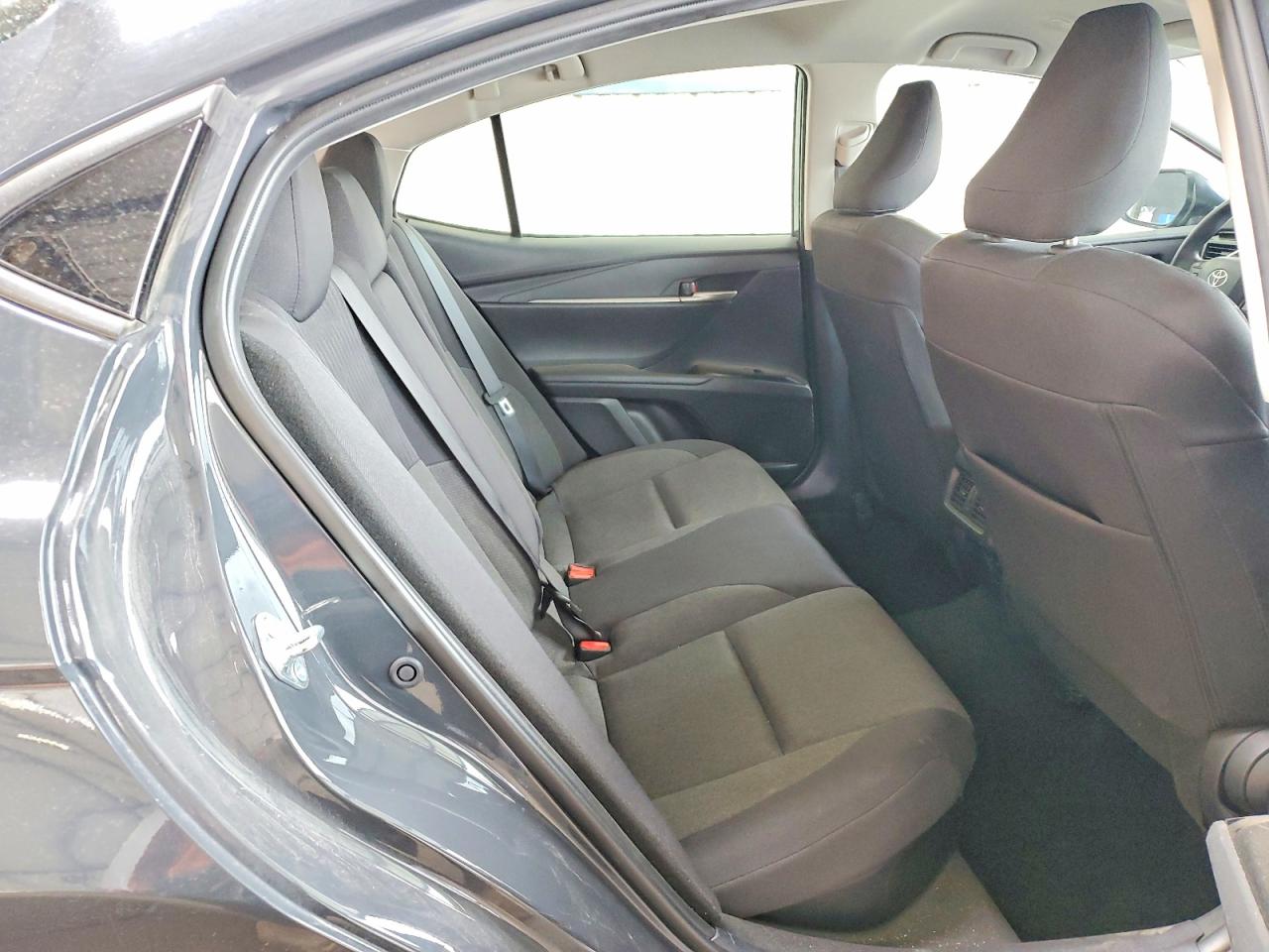 2025 TOYOTA CAMRY LE photo 19