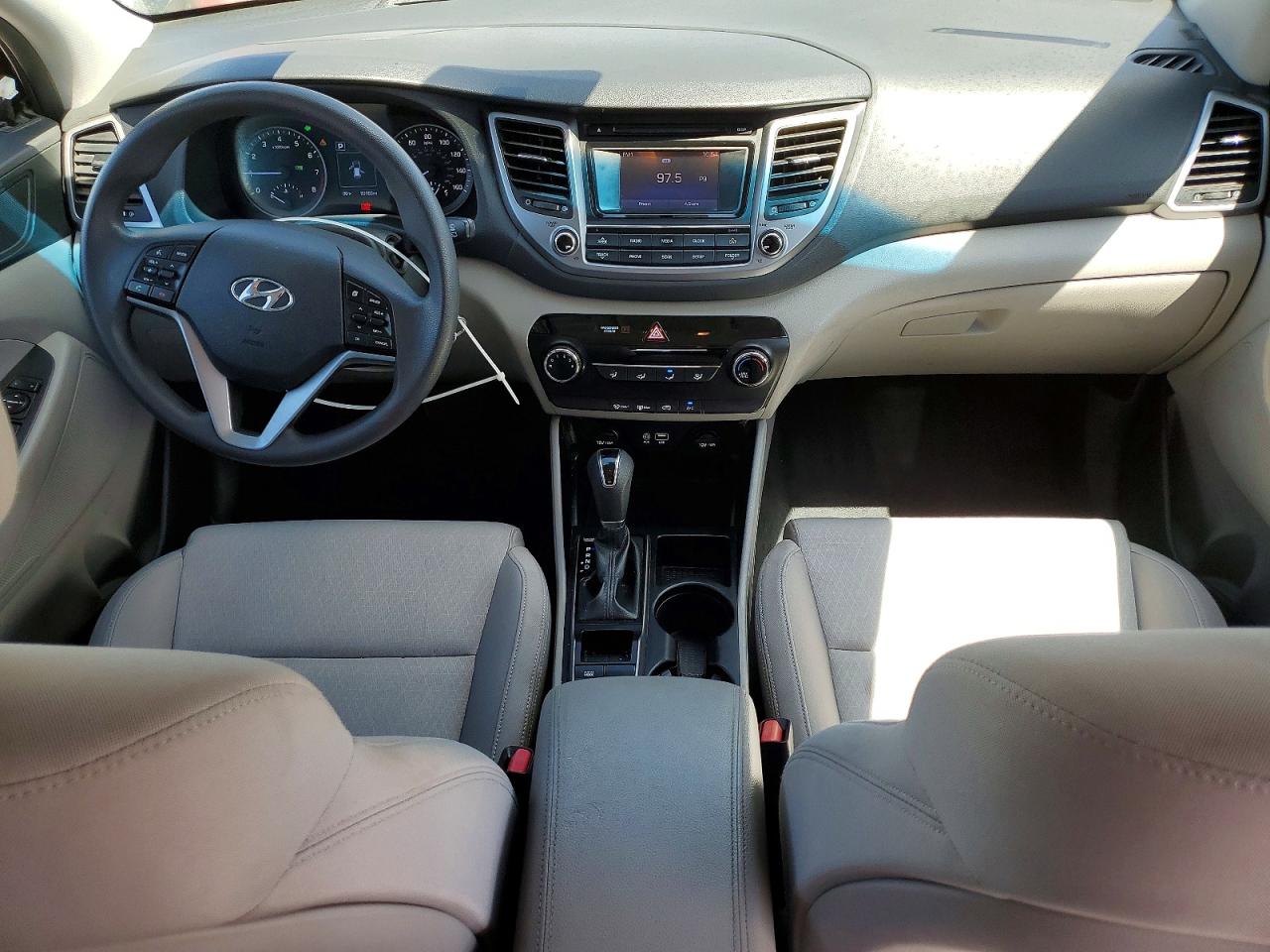 2016 HYUNDAI TUCSON SE photo 8