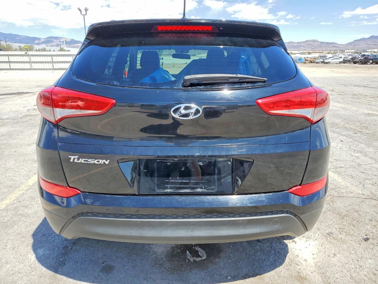 2016 HYUNDAI TUCSON SE photo 6