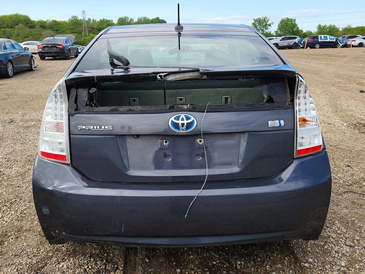 2011 TOYOTA PRIUS THREE photo 11