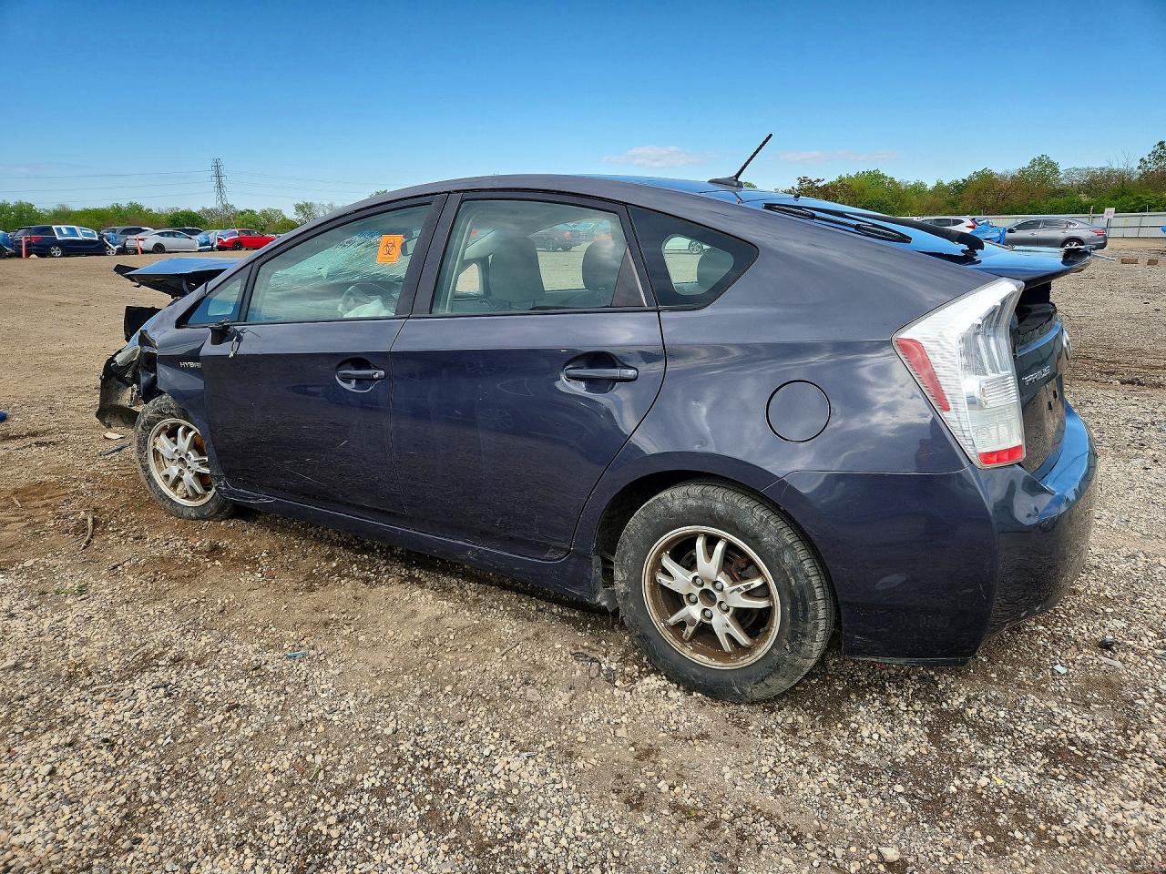 2011 TOYOTA PRIUS THREE photo 3