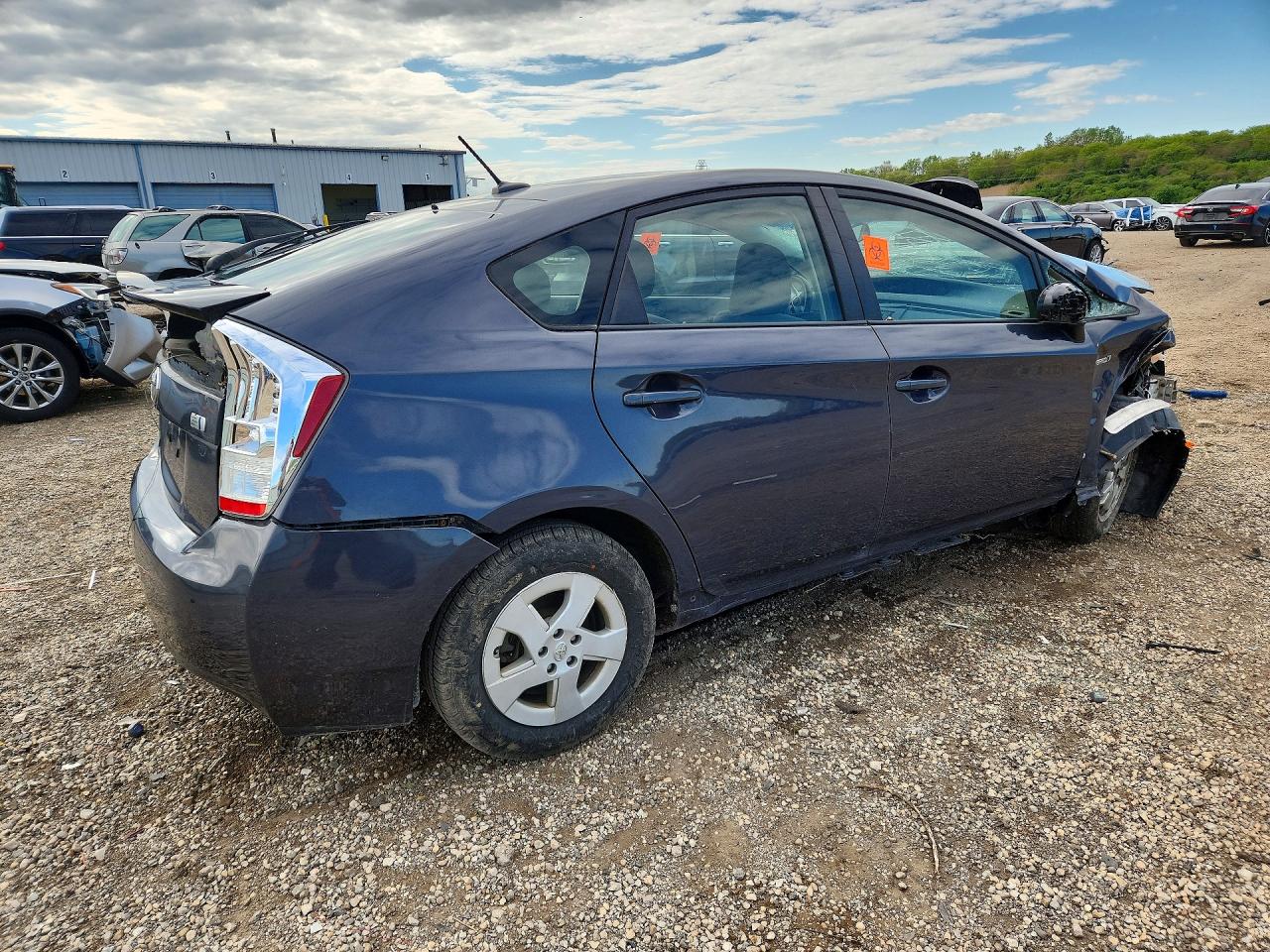 2011 TOYOTA PRIUS THREE photo 5