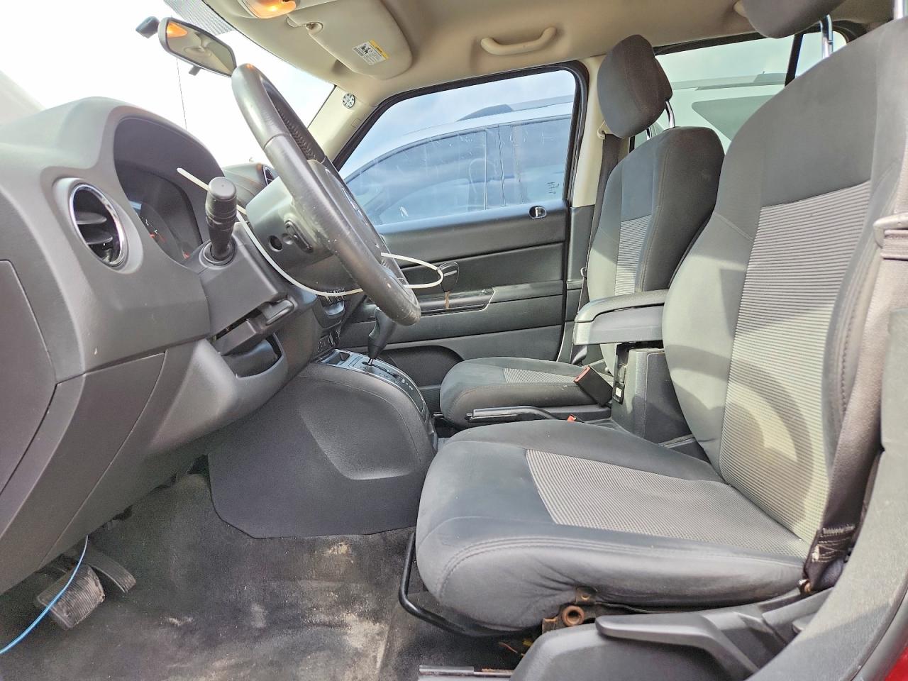 2012 JEEP PATRIOT LATITUDE photo 7