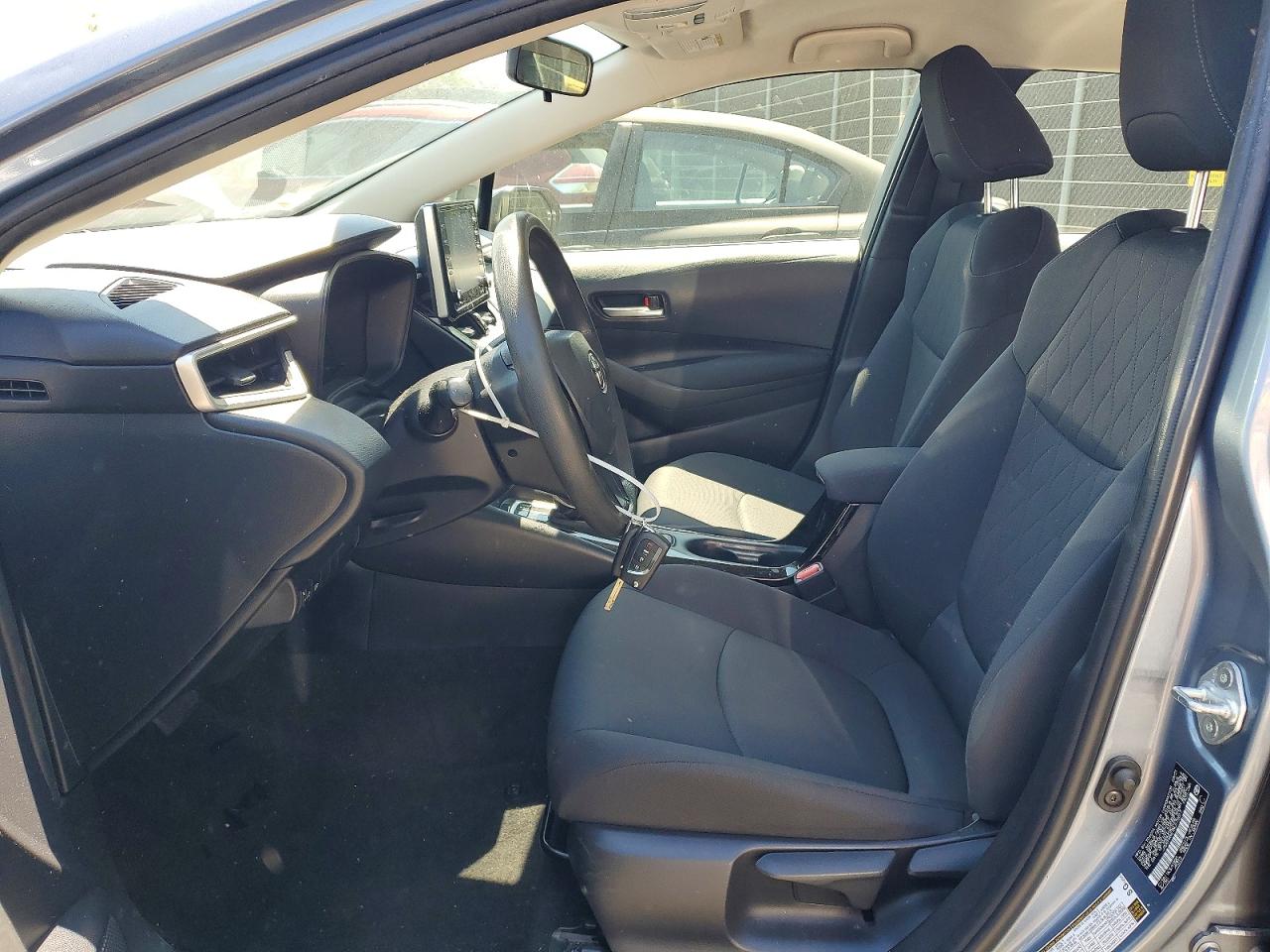 2021 TOYOTA COROLLA LE photo 19