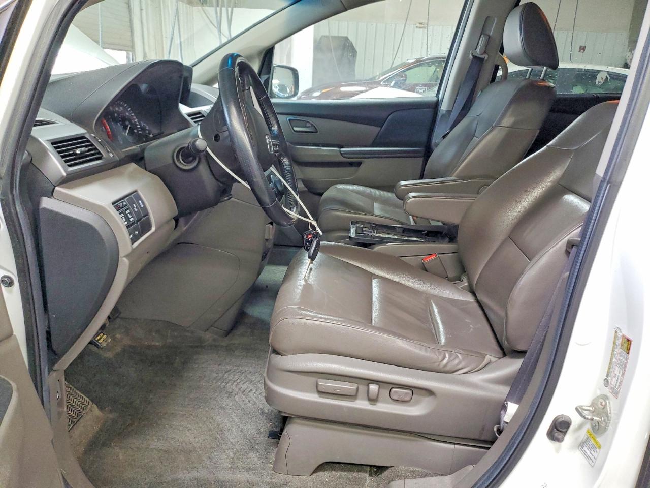 2012 HONDA ODYSSEY TOURING photo 13