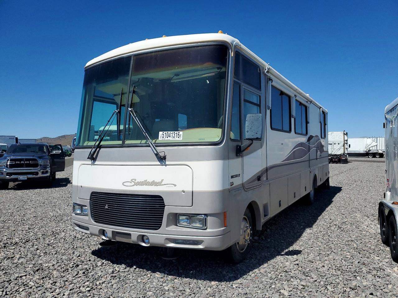1999 SOUTHWIND RV photo 3