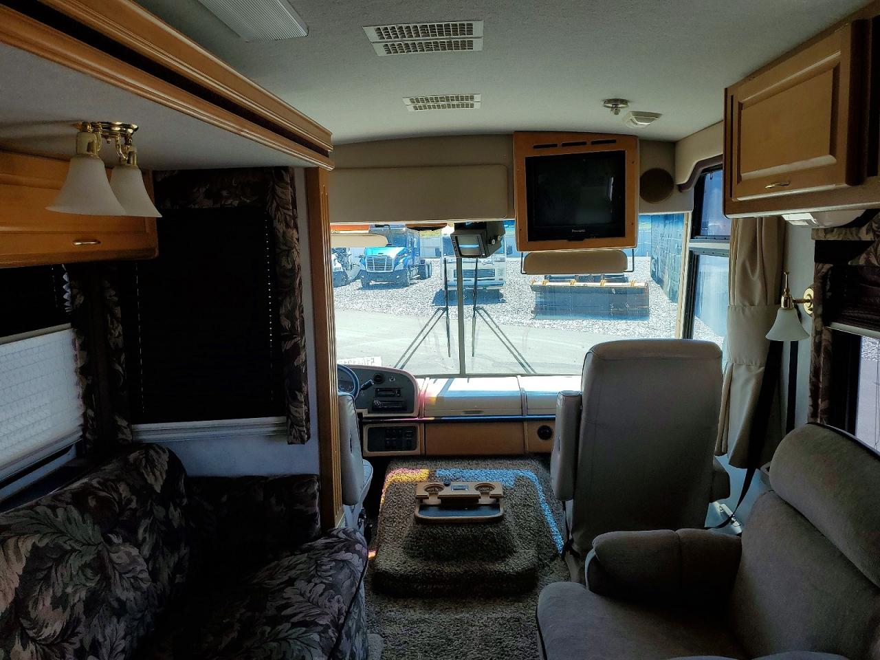 1999 SOUTHWIND RV photo 9