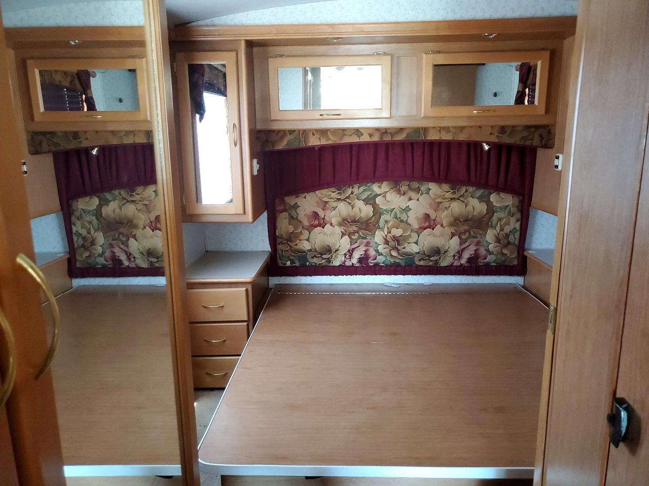 1999 SOUTHWIND RV photo 17