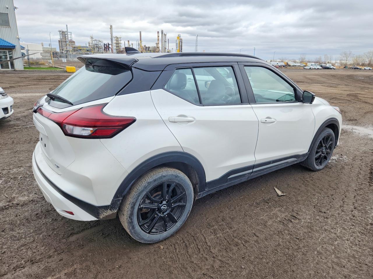 2023 NISSAN KICKS SR photo 7