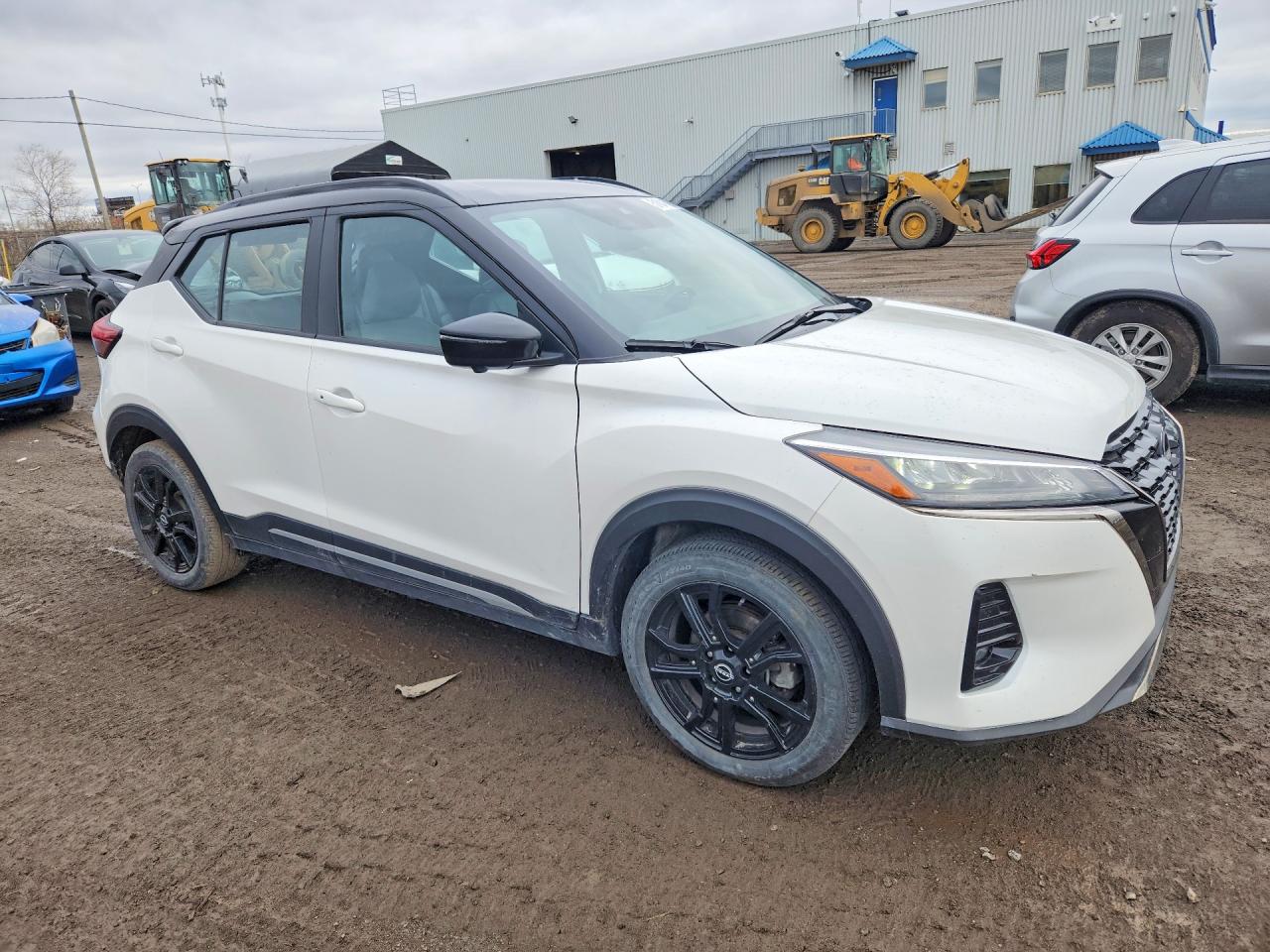 2023 NISSAN KICKS SR photo 10