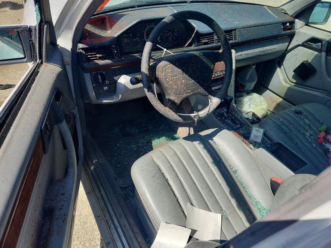 1993 MERCEDES-BENZ 300 D photo 22