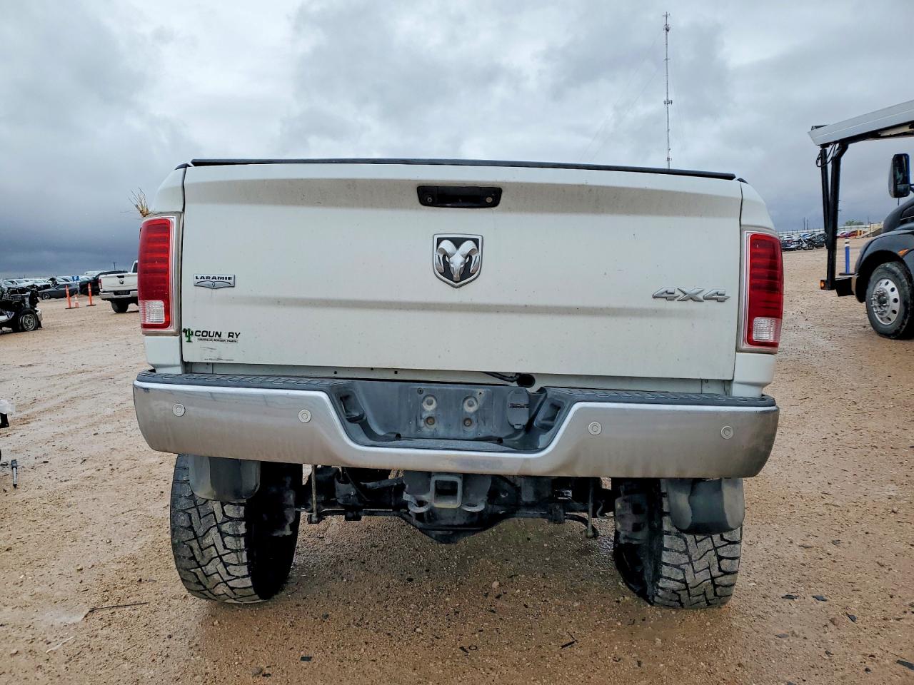 2016 RAM 2500 LARAMIE photo 11