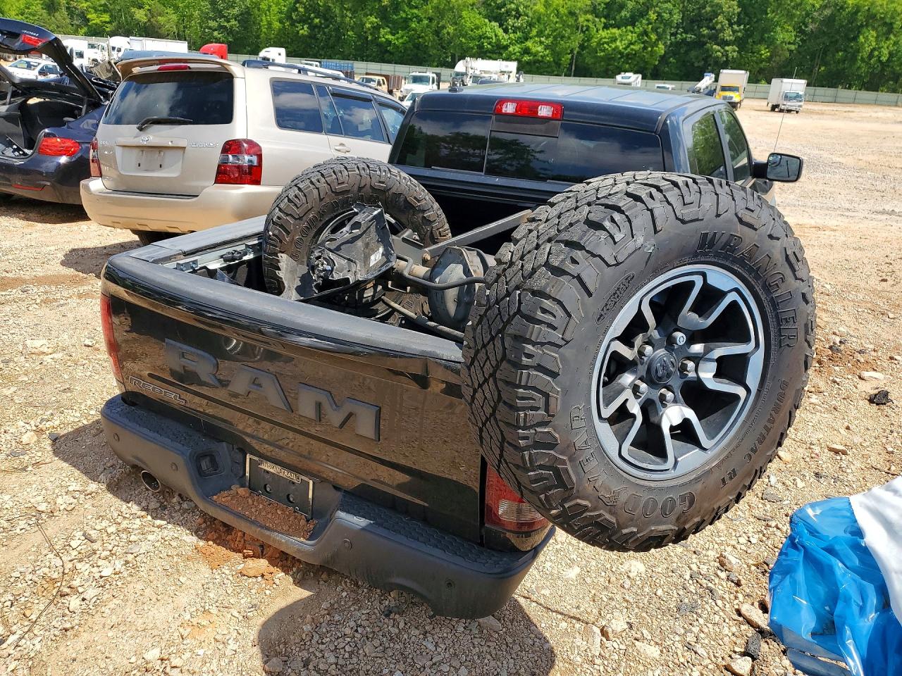 2016 RAM 1500 REBEL photo 3