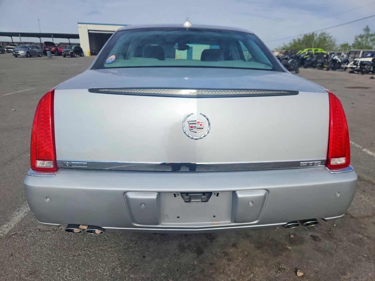 2009 CADILLAC DTS photo 11