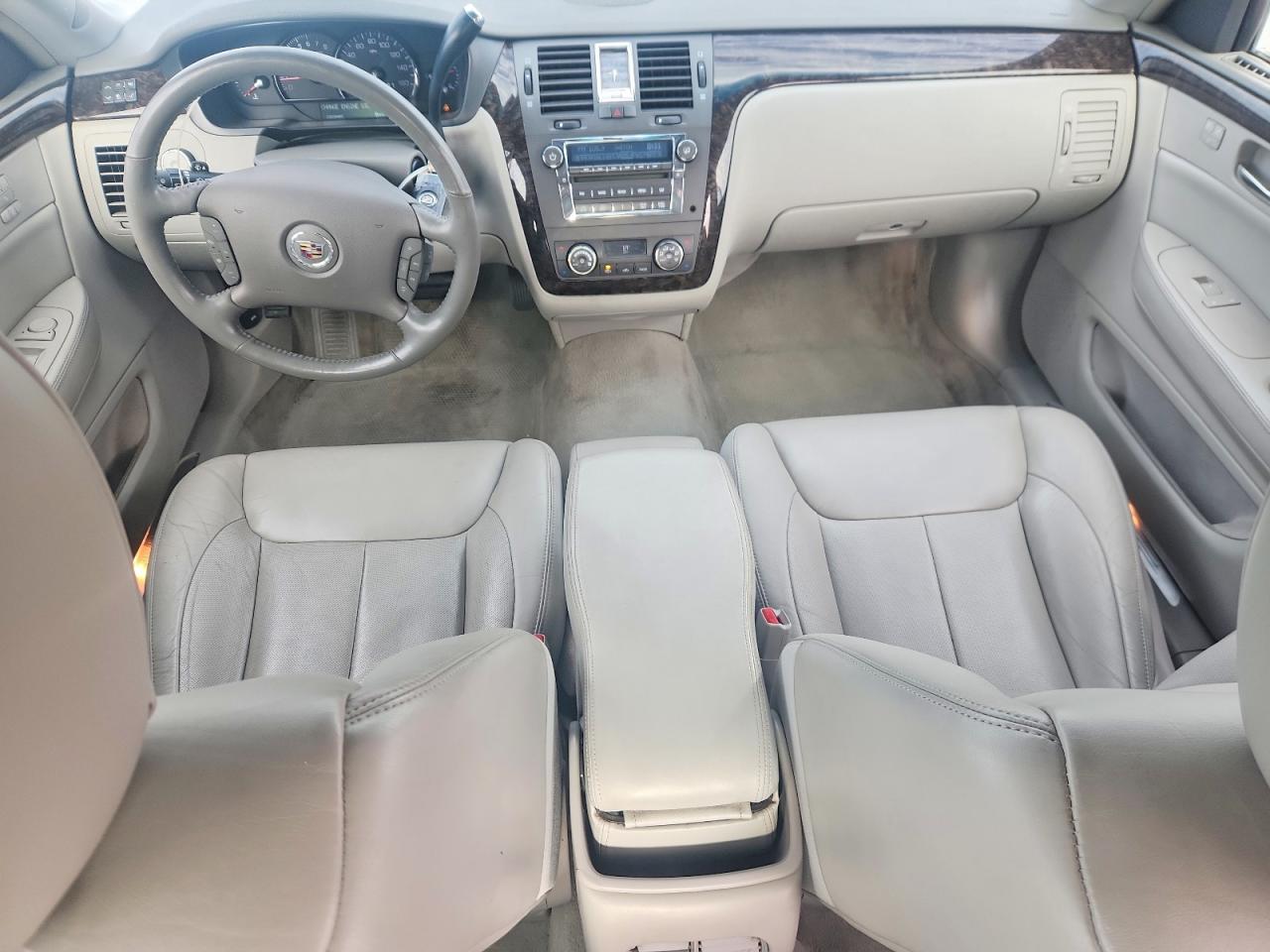 2009 CADILLAC DTS photo 15