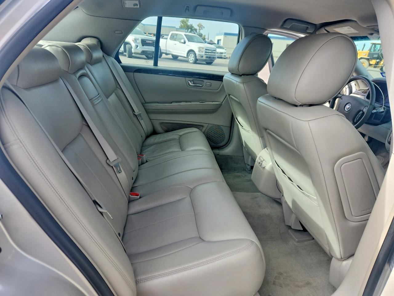 2009 CADILLAC DTS photo 19