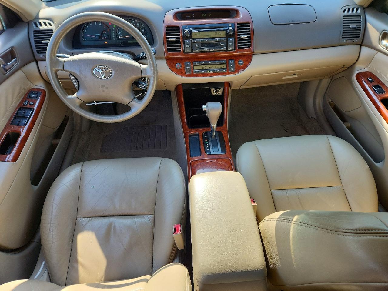 2002 TOYOTA CAMRY XLE photo 15