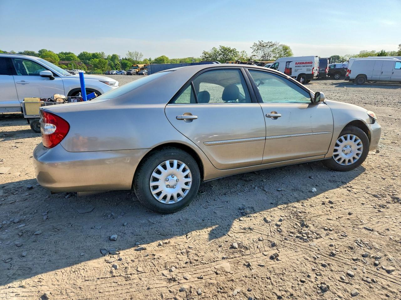 2002 TOYOTA CAMRY XLE photo 5