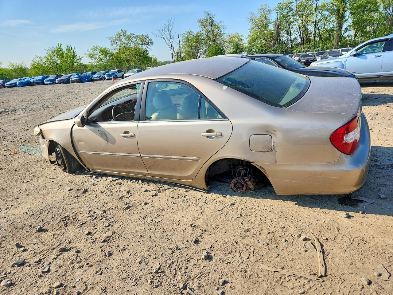 2002 TOYOTA CAMRY XLE photo 3