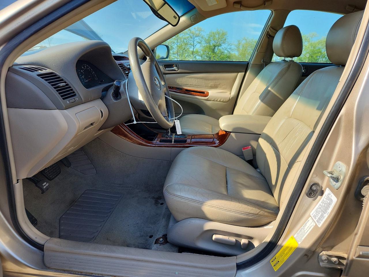 2002 TOYOTA CAMRY XLE photo 13