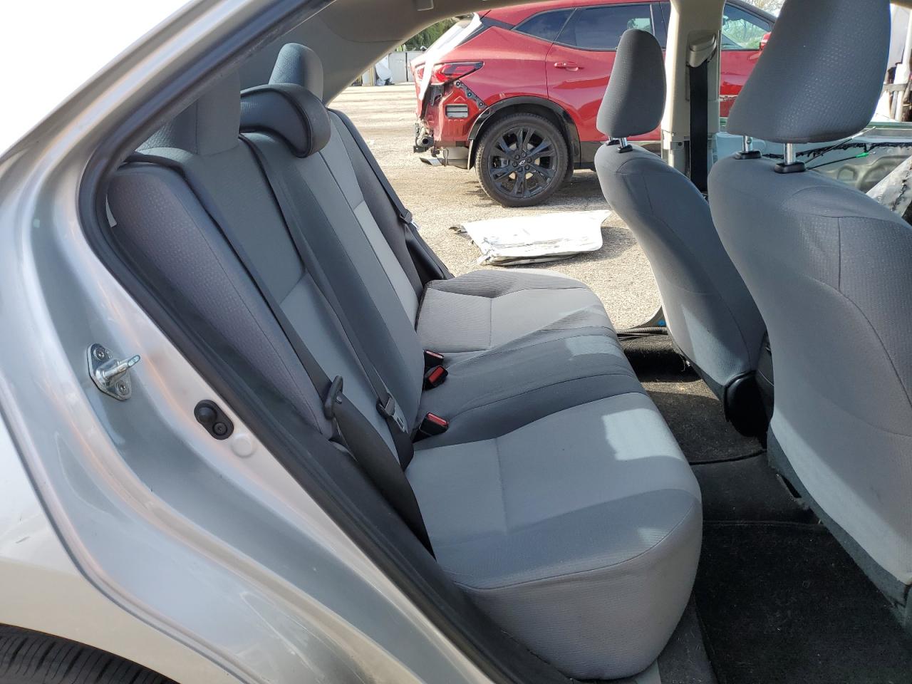 2014 TOYOTA COROLLA L photo 28