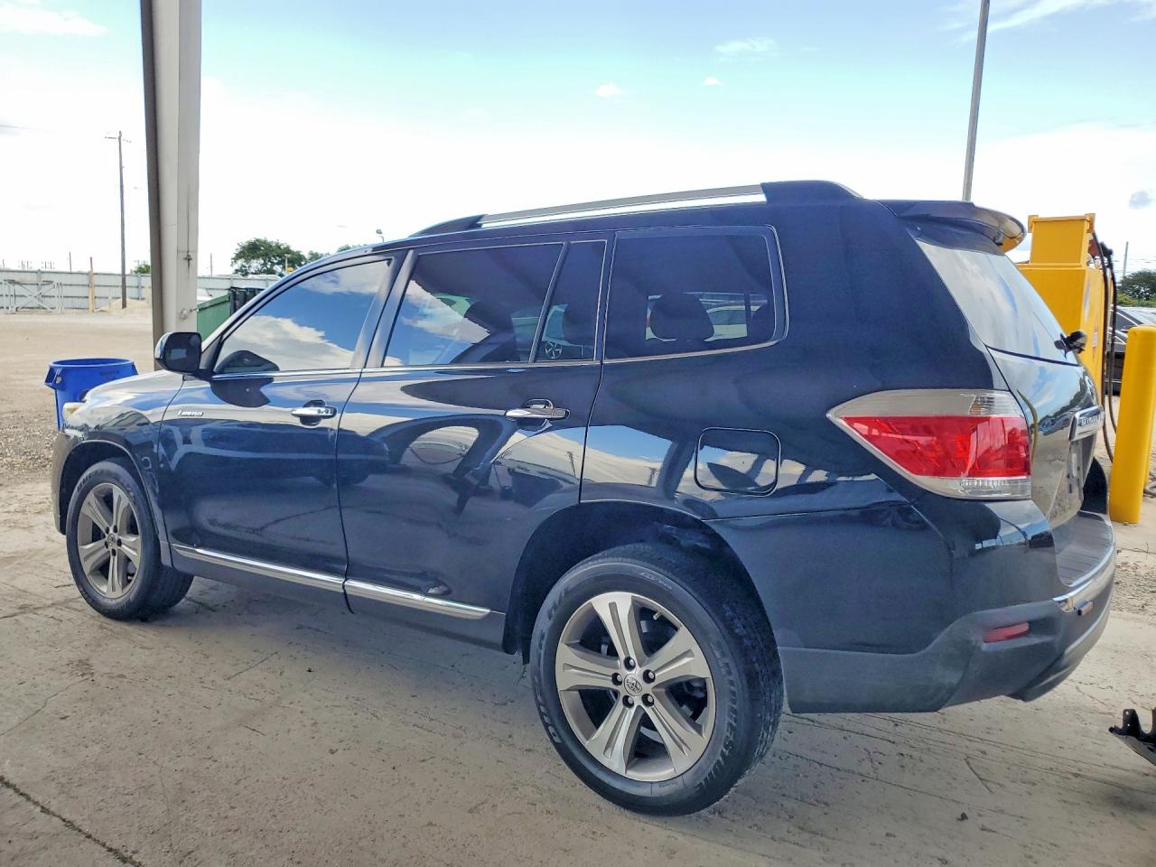 2011 TOYOTA HIGHLANDER LIMITED photo 4