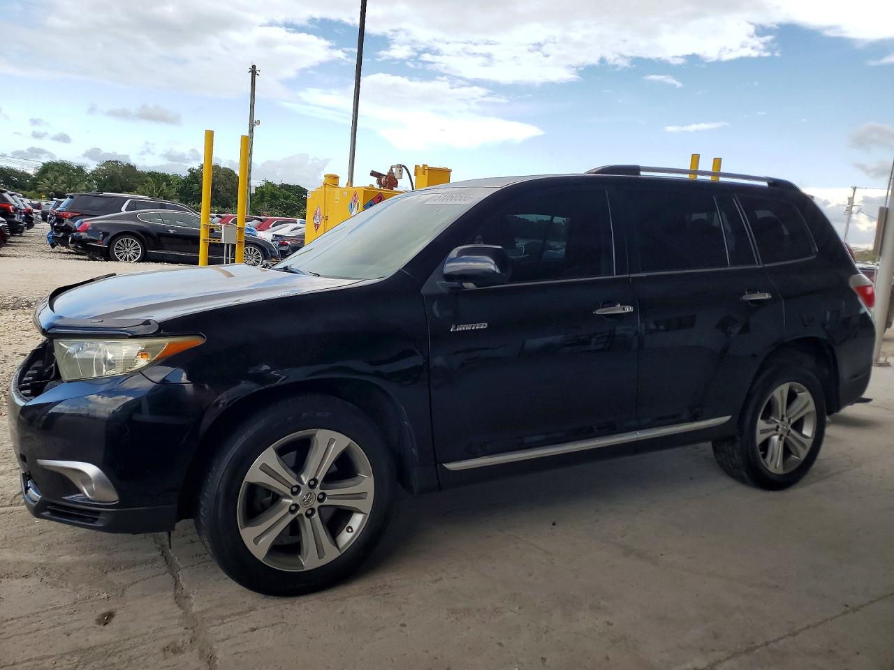 2011 TOYOTA HIGHLANDER