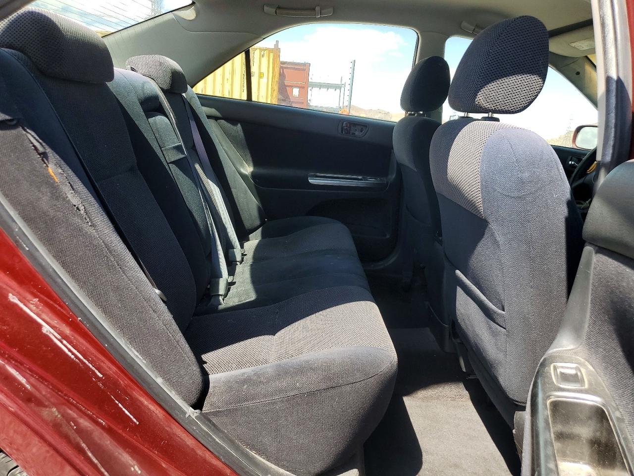 2002 TOYOTA CAMRY SE photo 19