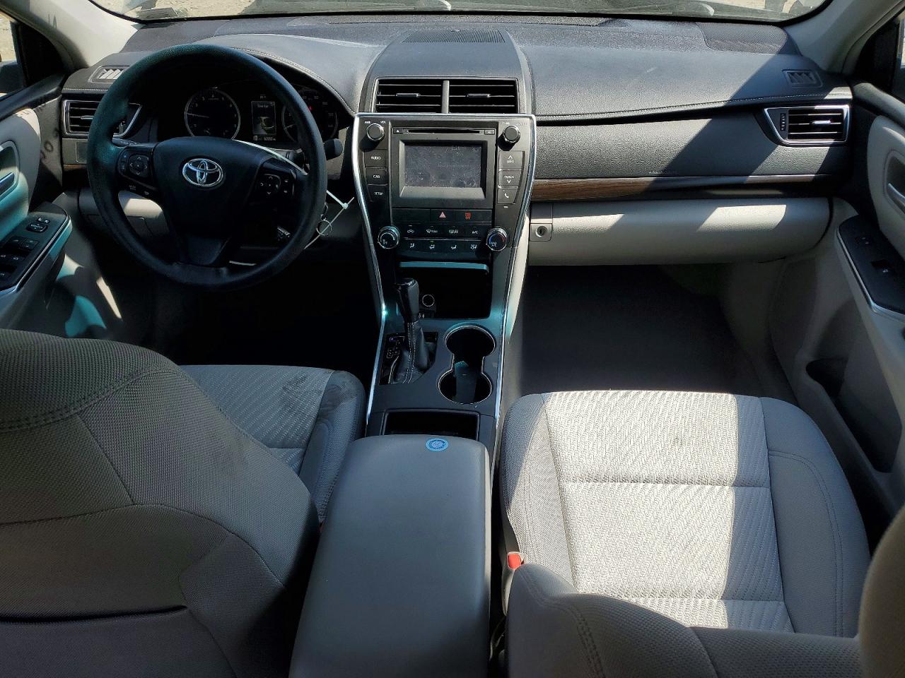 2016 TOYOTA CAMRY LE photo 8