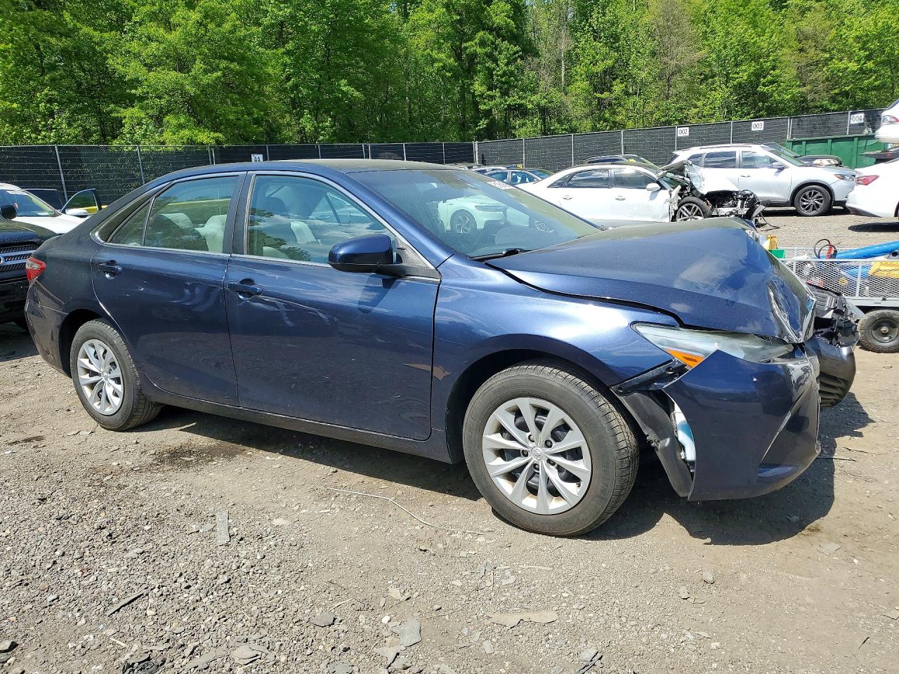 2016 TOYOTA CAMRY LE photo 4