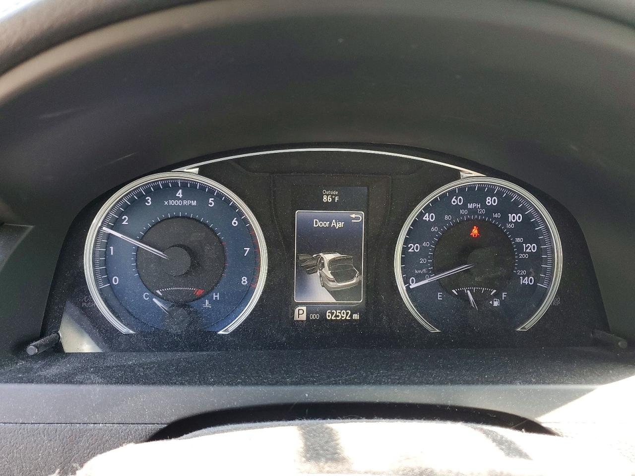 2016 TOYOTA CAMRY LE photo 9