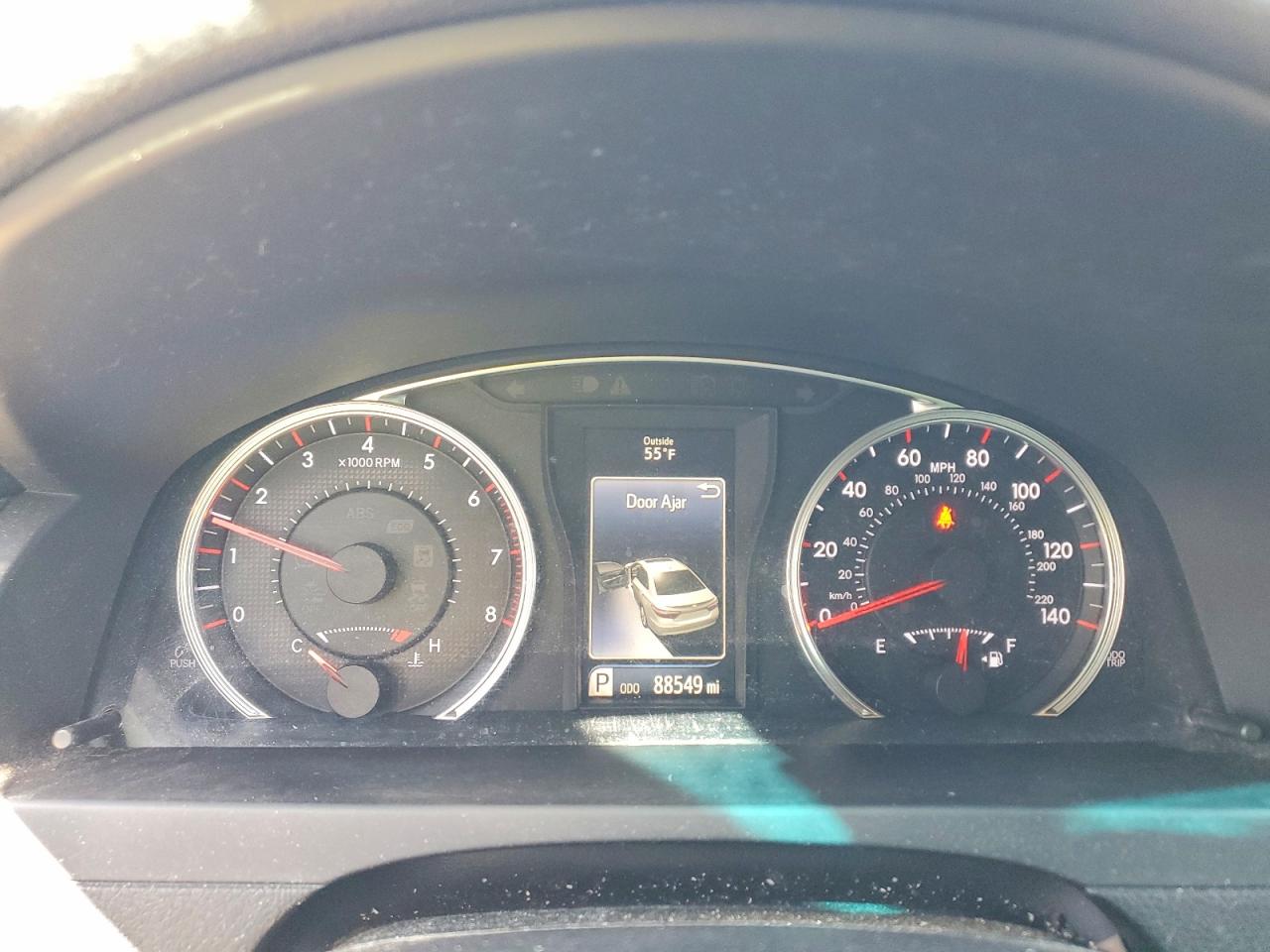2016 TOYOTA CAMRY SE photo 17