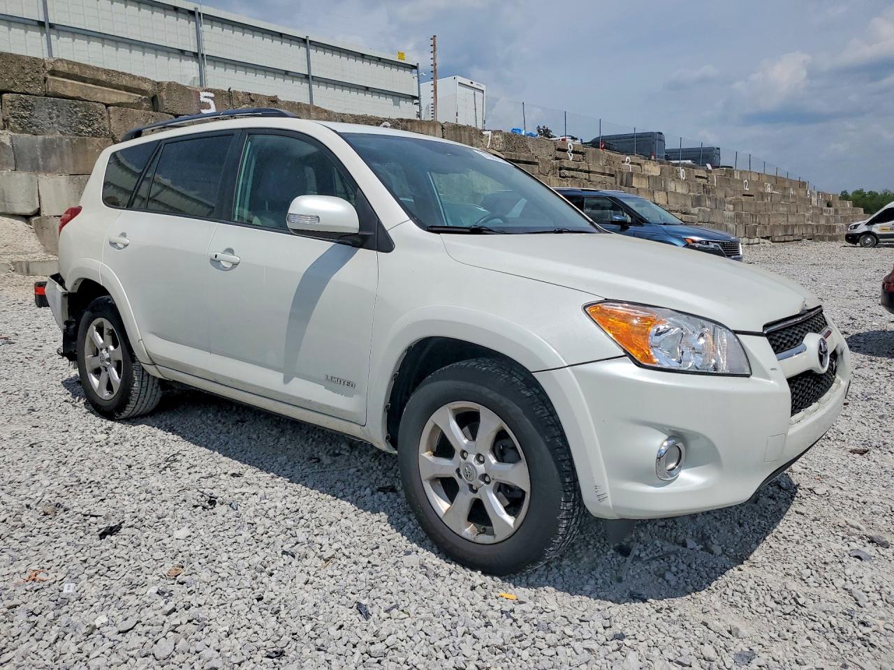 2010 TOYOTA RAV4 LIMITED photo 7