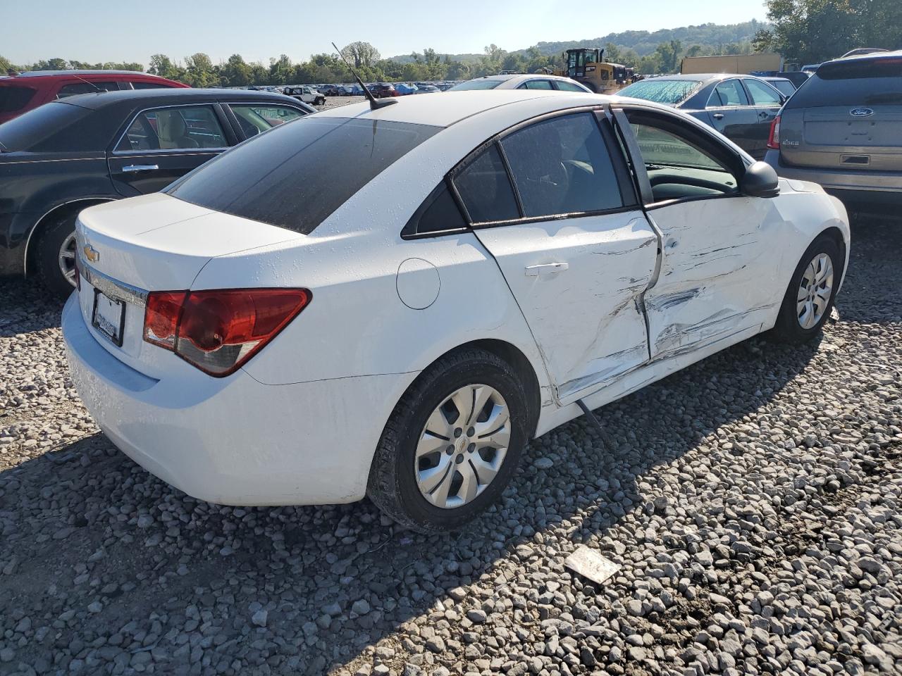 2013 CHEVROLET CRUZE LS photo 3