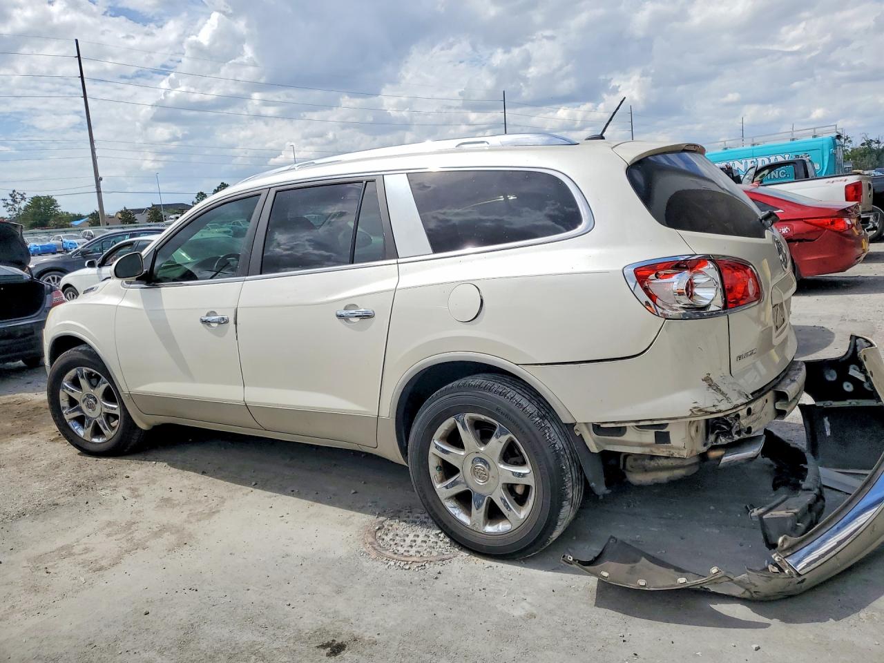 2008 BUICK ENCLAVE CXL photo 2