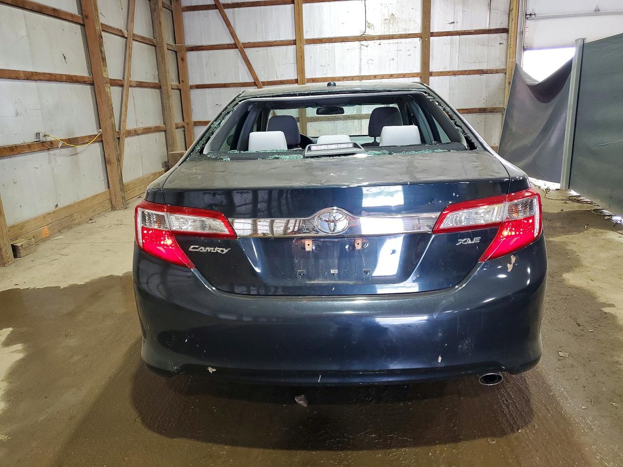 2014 TOYOTA CAMRY XLE photo 11
