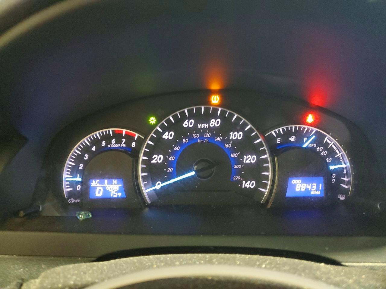 2014 TOYOTA CAMRY XLE photo 17