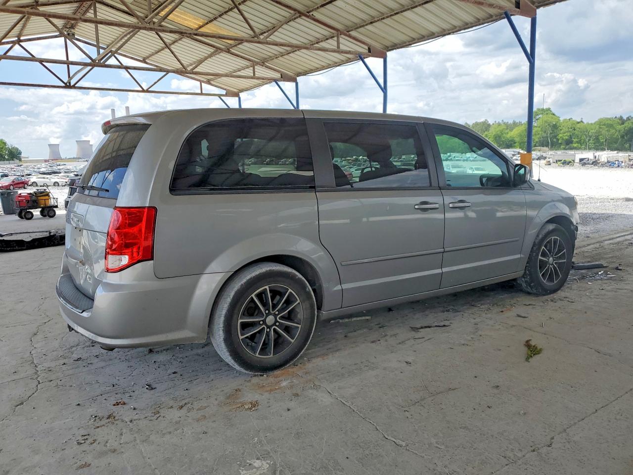 2015 DODGE GRAND CARAVAN SE photo 3