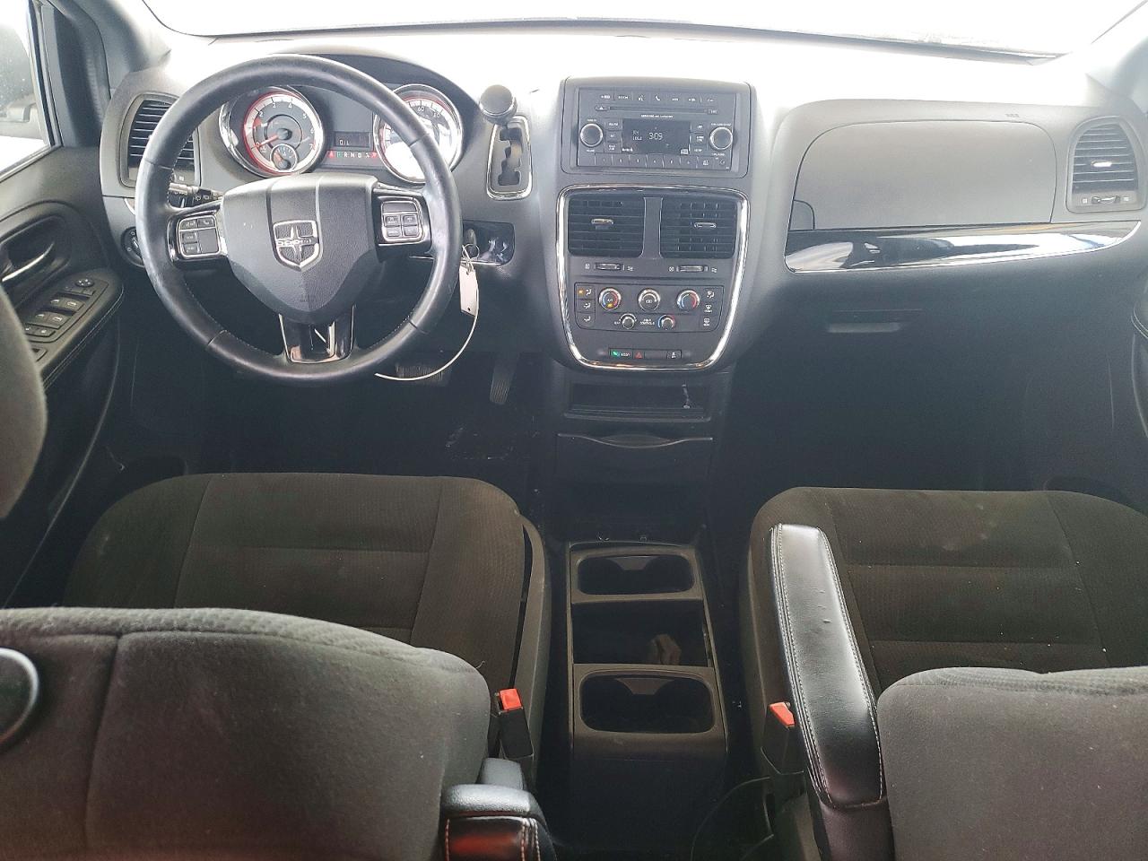 2015 DODGE GRAND CARAVAN SE photo 8