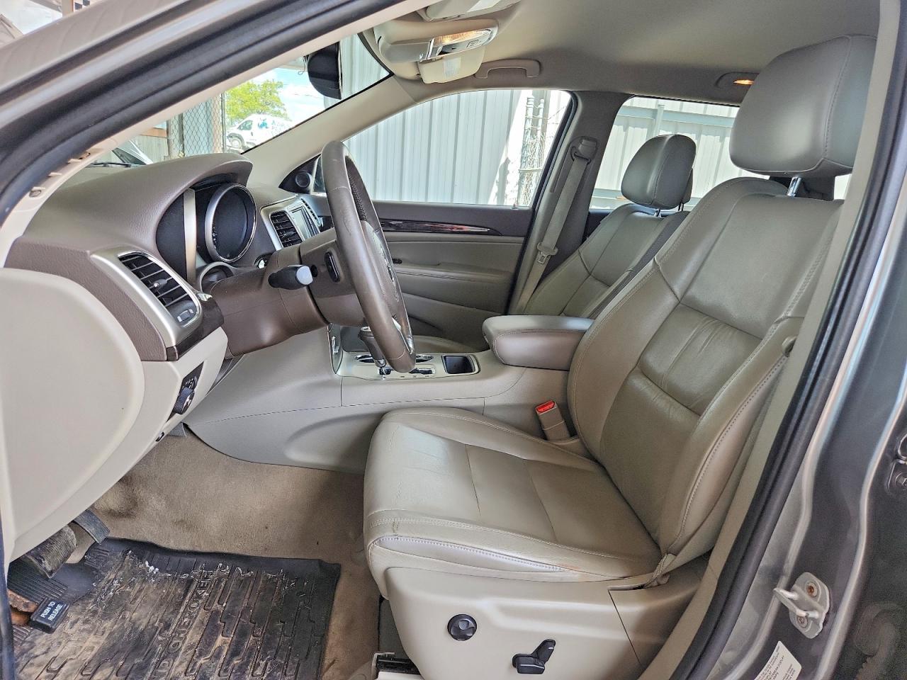 2011 JEEP GRAND CHEROKEE LAREDO photo 13