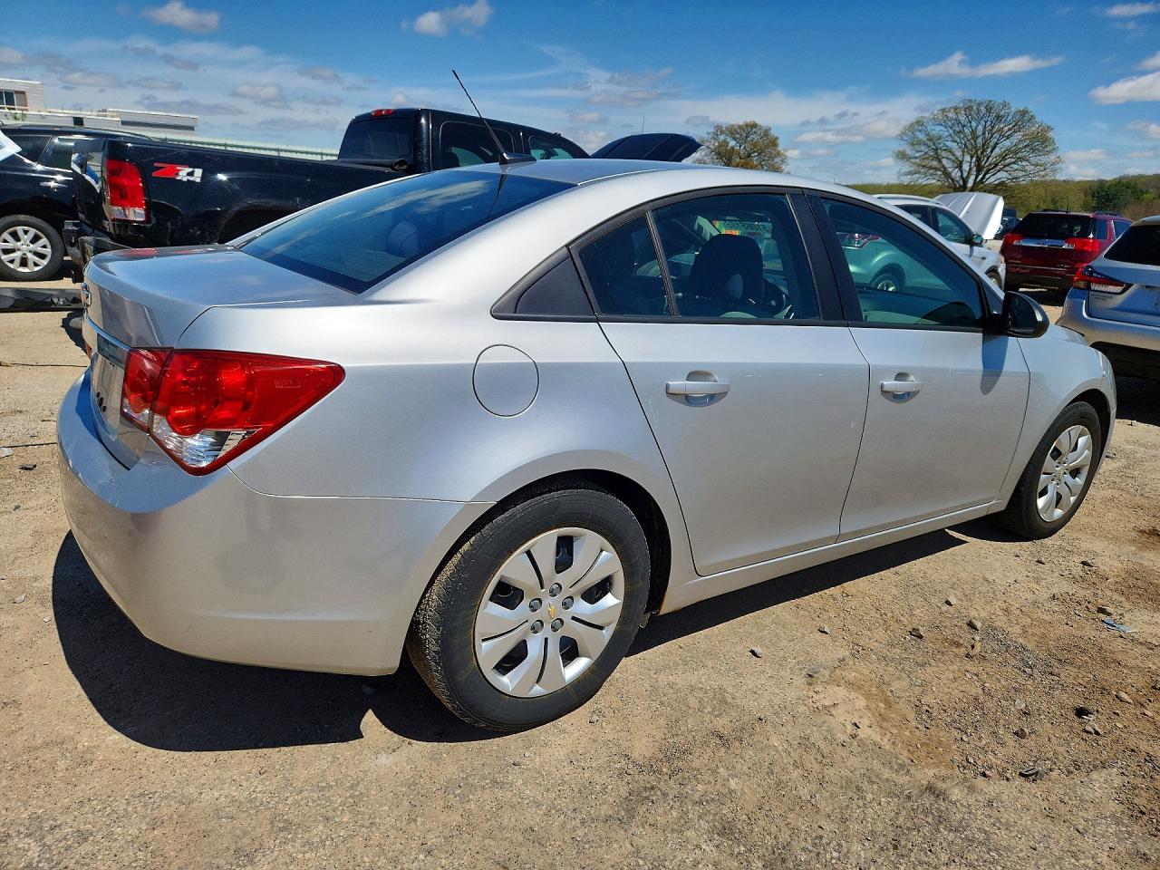 2014 CHEVROLET CRUZE LS photo 3