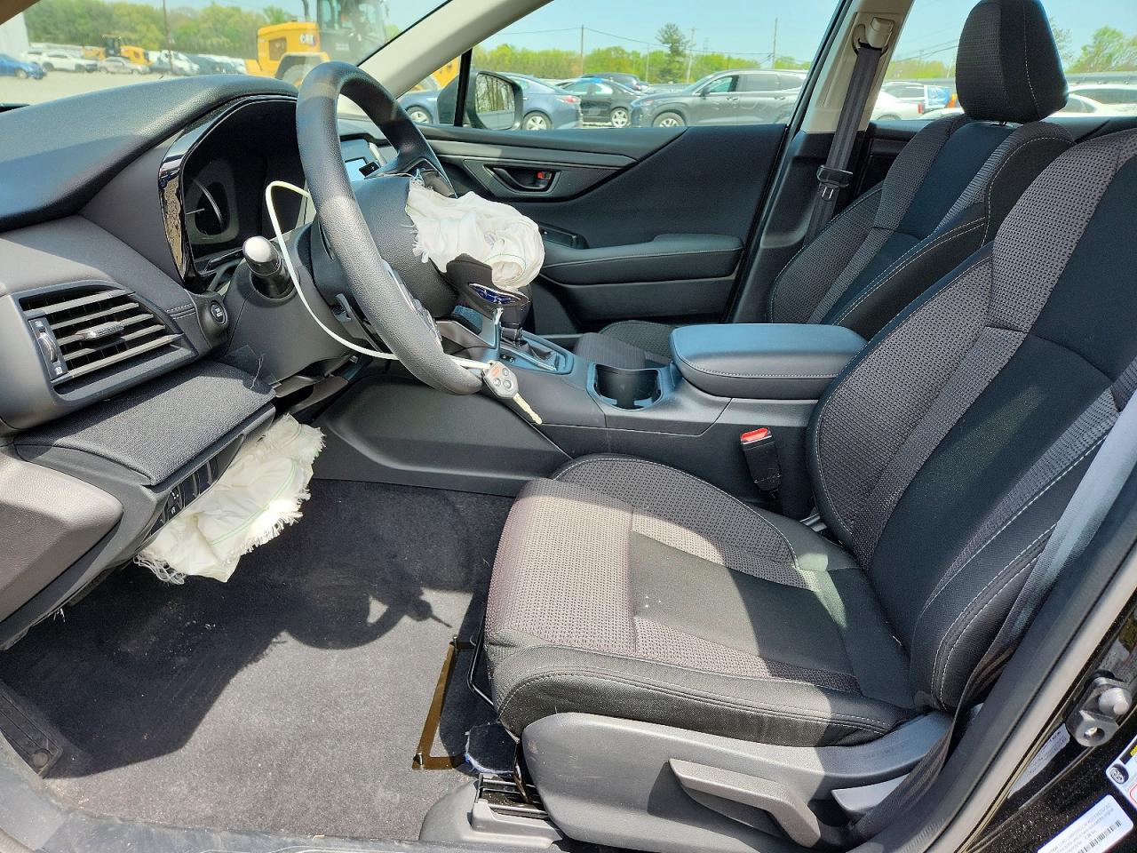 2025 SUBARU OUTBACK photo 13