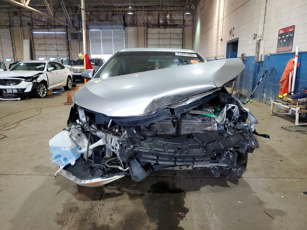 2016 TOYOTA CAMRY LE photo 13