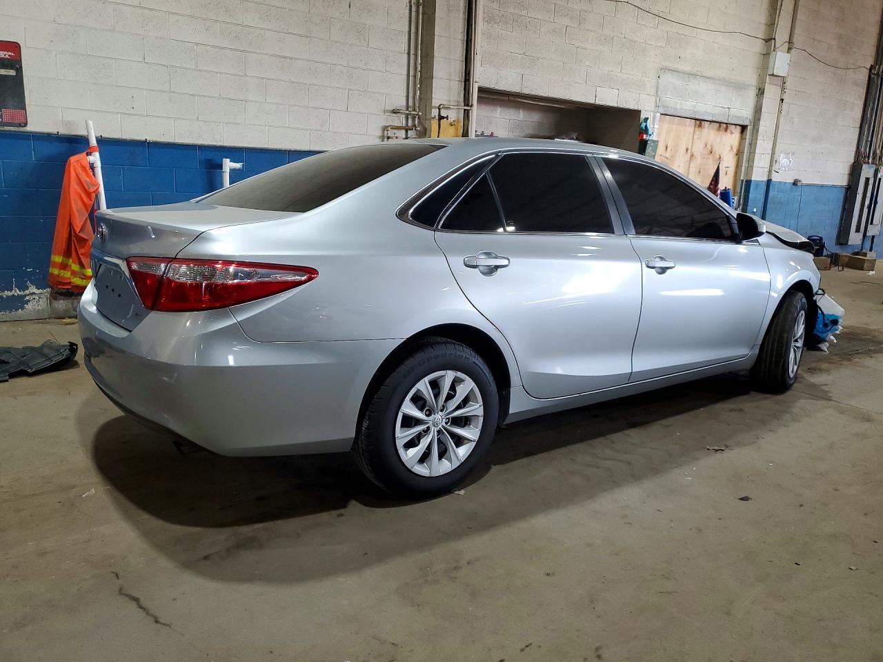 2016 TOYOTA CAMRY LE photo 7