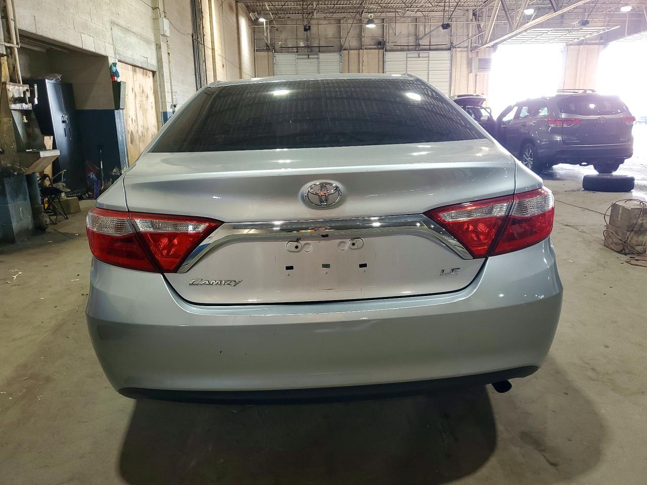 2016 TOYOTA CAMRY LE photo 16