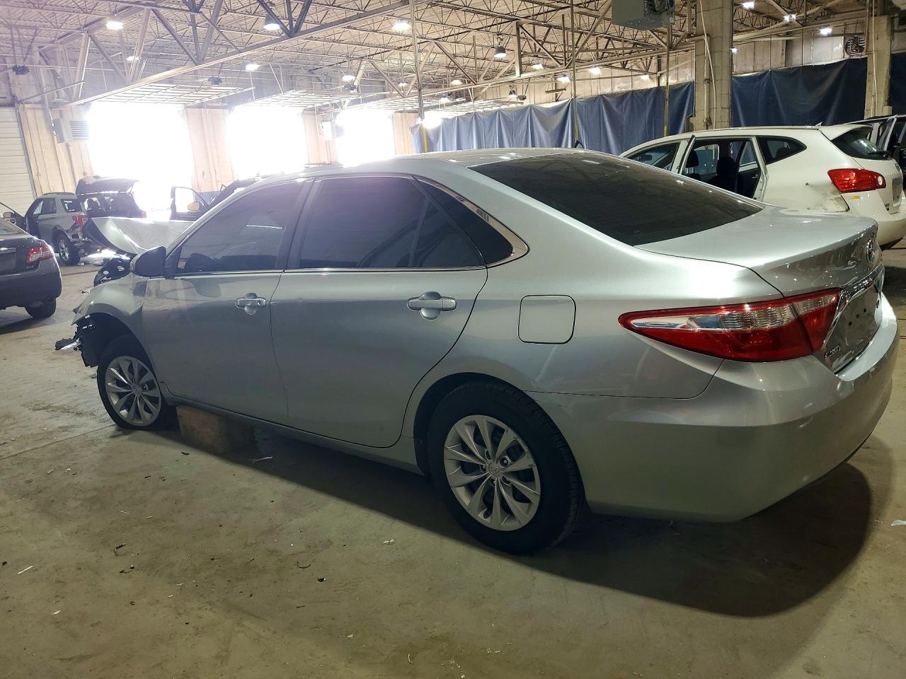 2016 TOYOTA CAMRY LE photo 4