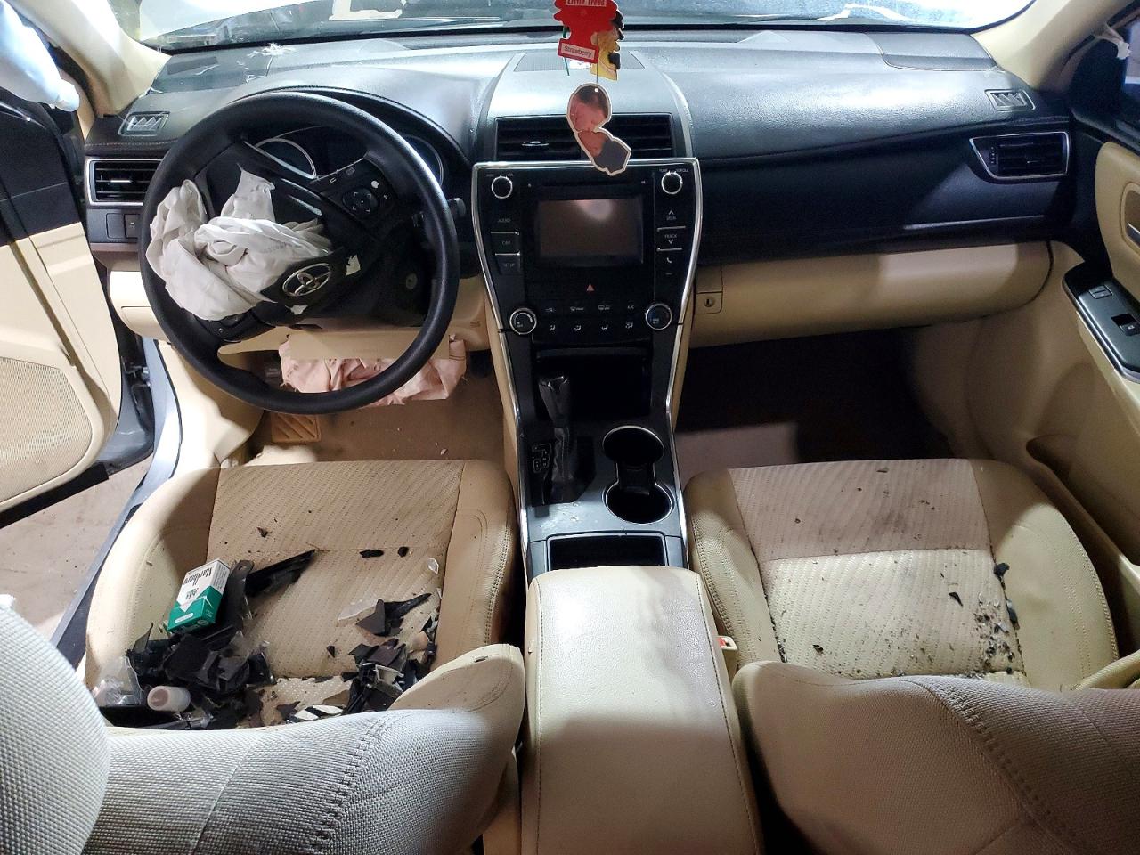 2016 TOYOTA CAMRY LE photo 22