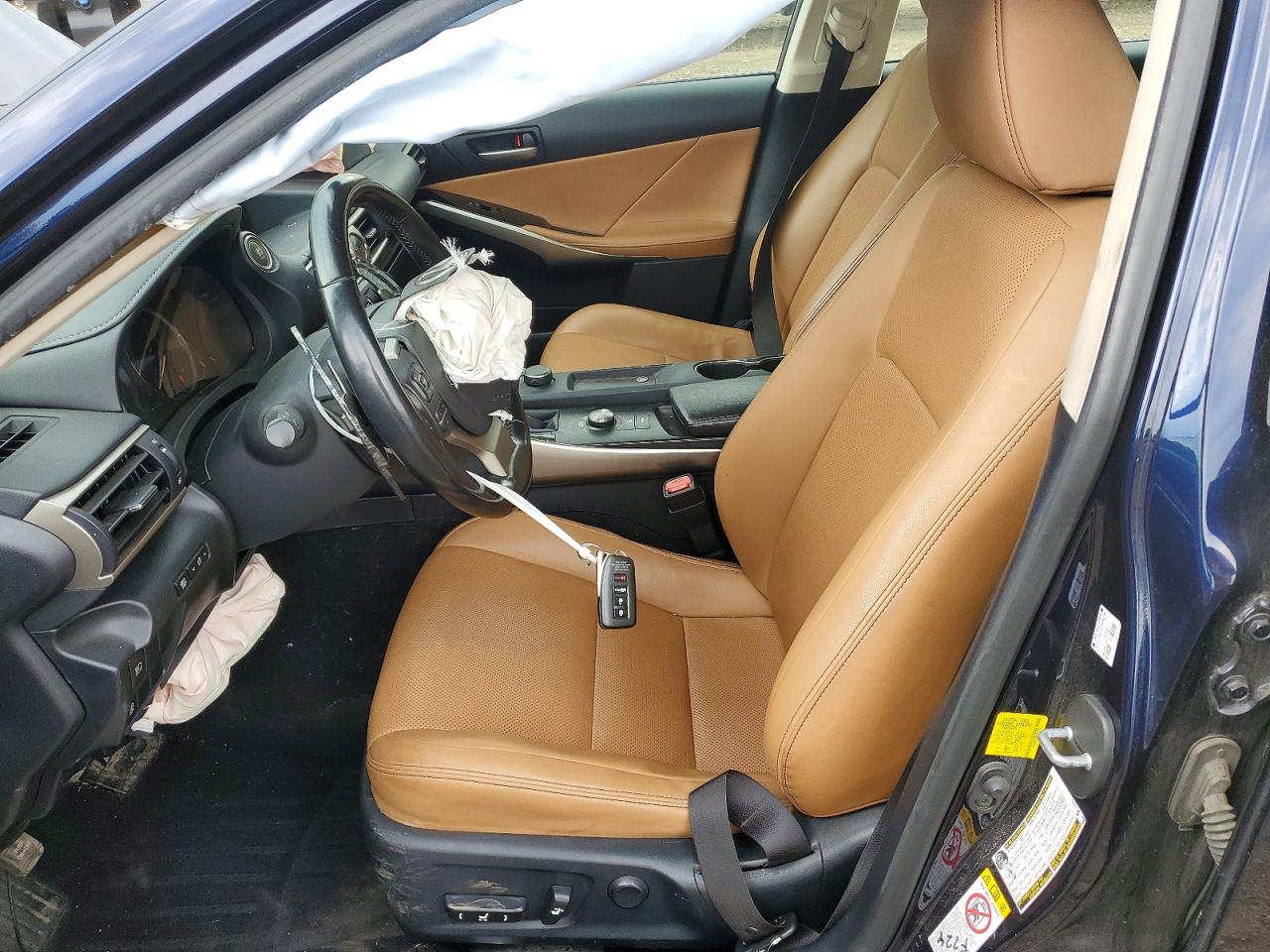 2017 LEXUS IS photo 13