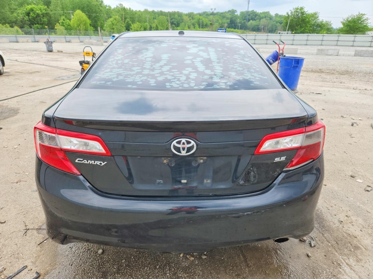 2013 TOYOTA CAMRY SE photo 6