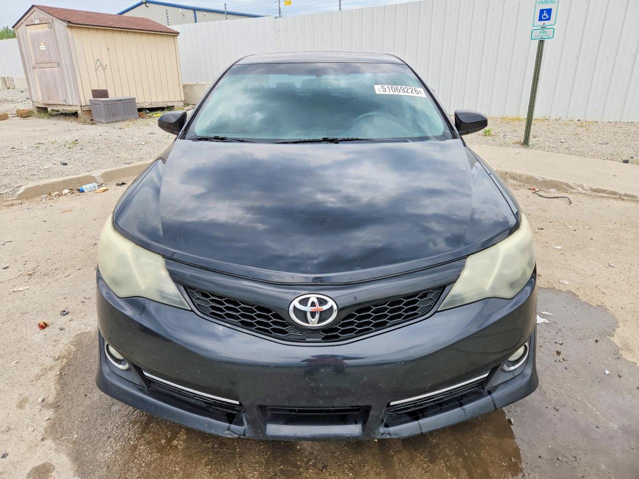2013 TOYOTA CAMRY SE photo 5